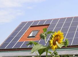 Eine Photovoltaikanlage auf einem Einfamilienhaus in der Altmark