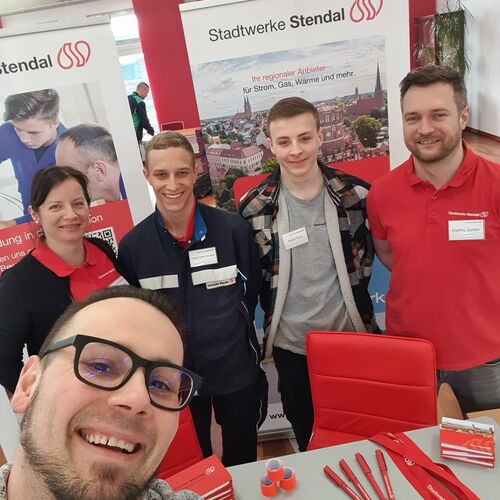 Das Team der Stadtwerke Stendal auf der Azubimesse anlässlich des Girls and Boys Days 2025
